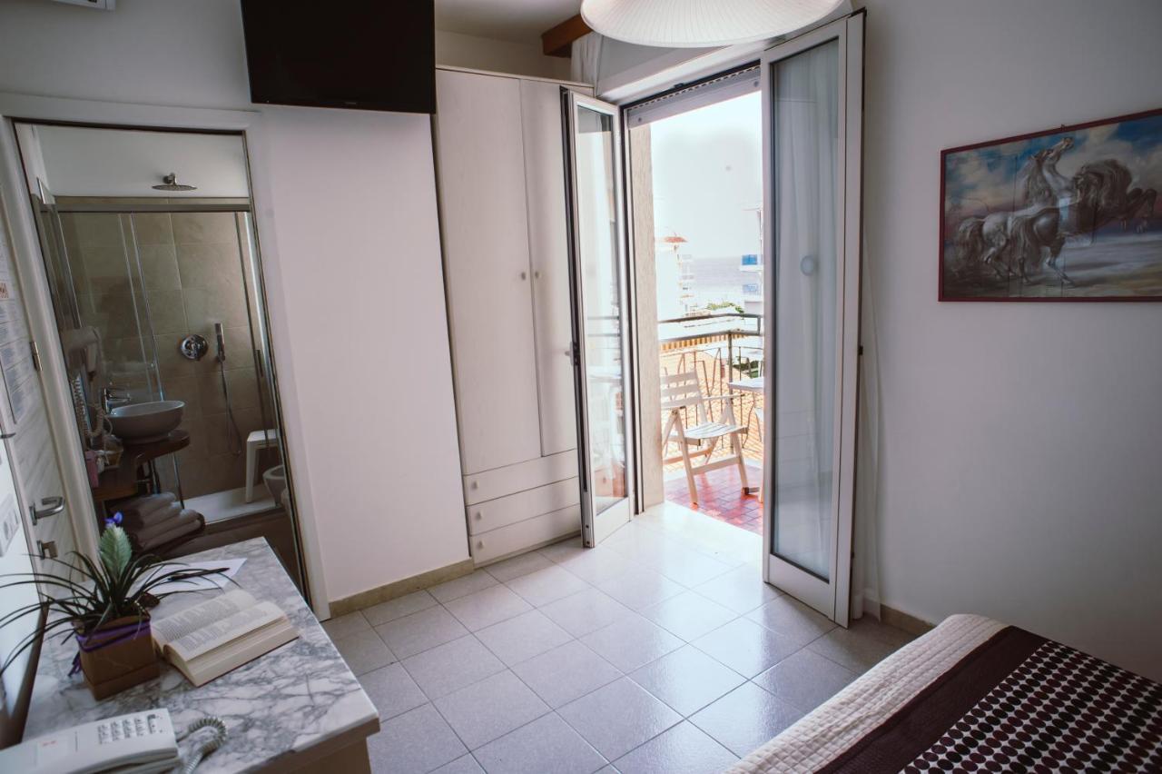 לידו די ג'סולו Hotel Margherita מראה חיצוני תמונה