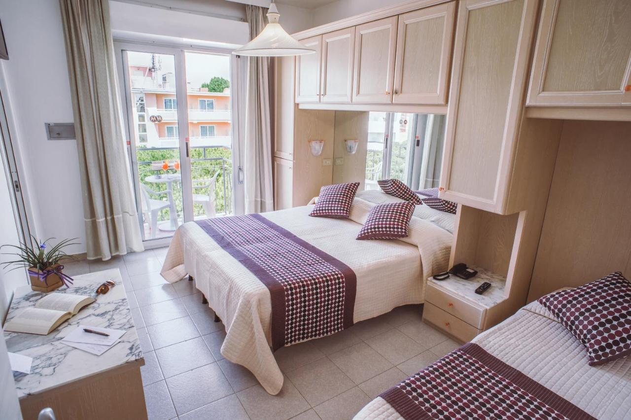 לידו די ג'סולו Hotel Margherita מראה חיצוני תמונה