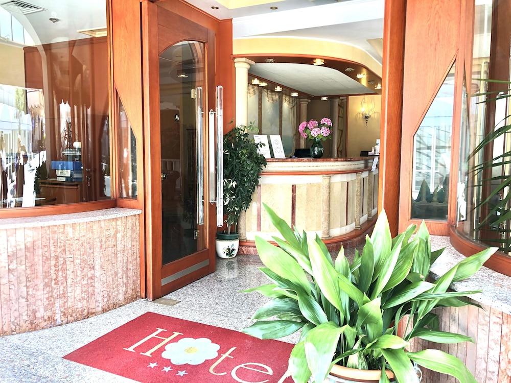 לידו די ג'סולו Hotel Margherita מראה חיצוני תמונה