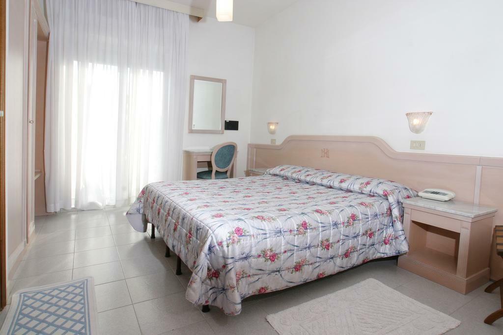 לידו די ג'סולו Hotel Margherita מראה חיצוני תמונה