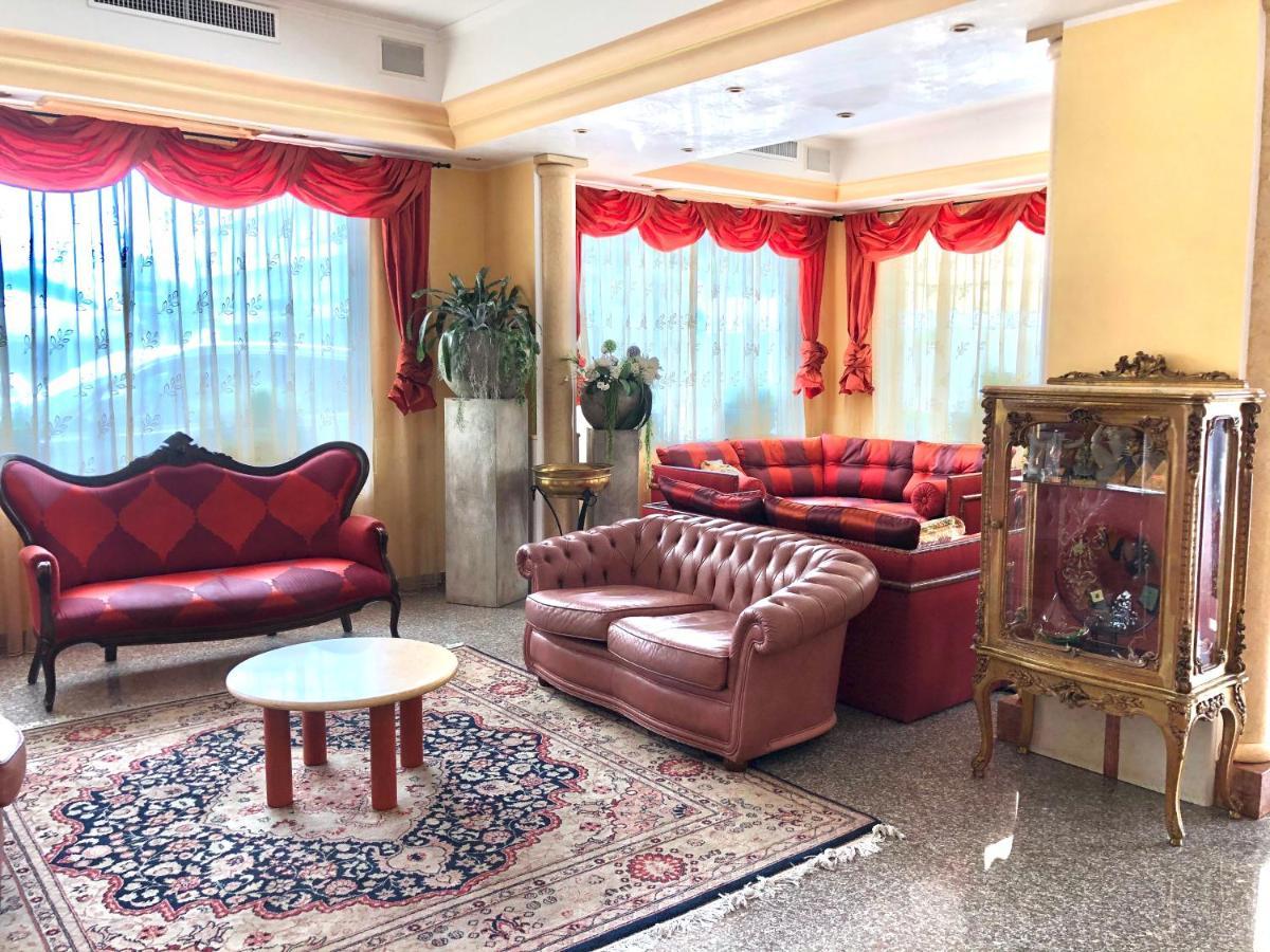 לידו די ג'סולו Hotel Margherita מראה חיצוני תמונה